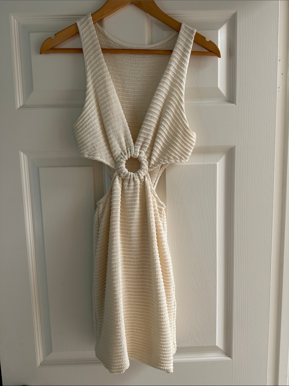 l*space Cream Textured Backless Ring Knit Dress